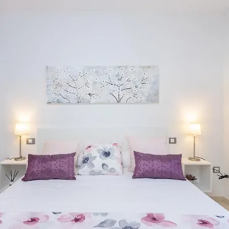 Home2book Charming In アパート